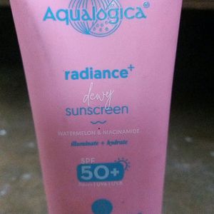 Aqualogica Radiance + Dewy Sunscreen