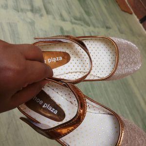 Branded Slippers For Sale