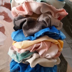 Mix Print And Color Scrunchies Set Of 20 Pieces