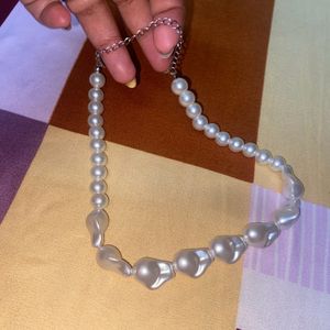 Authentic Elegant  Trendy Rich Pearls Necklace