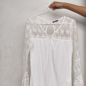 White Slight Belle Sleeves Top