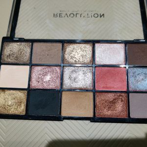 Makeup Revolution Eyeshadow Palette