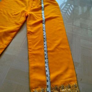 Vairal Kurta Set 💛