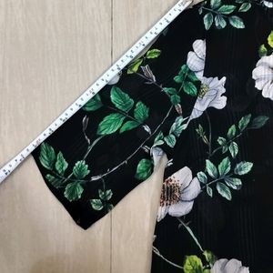 H&M Black & Green Floral Print Top