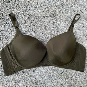 2 Bras Black Strapless And Green Bra 44C