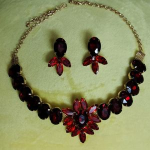 Beautiful Korean Crystal Necklace Earrings Set