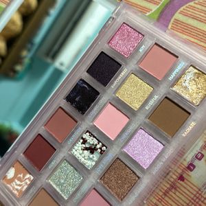 HUDA Beauty Rose Quartz Dupe Eyeshadow Palette