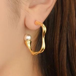 Wave C-Shaped Stud Earrings