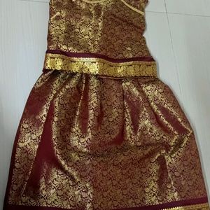 Pattu Pavadai