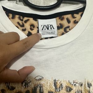 Zara White T-shirt In Size-M