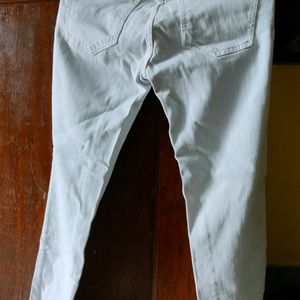 Women White 🤍 Jeans