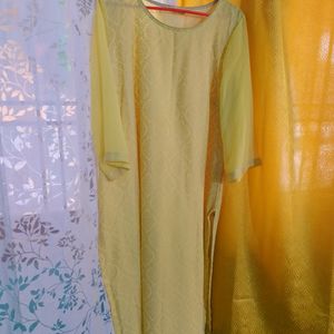 Aurelia Kurti .