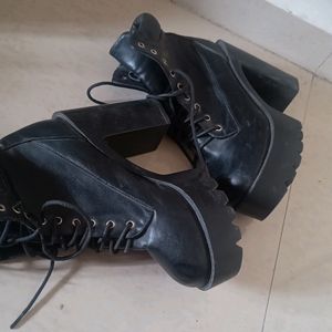 Women's black Boots