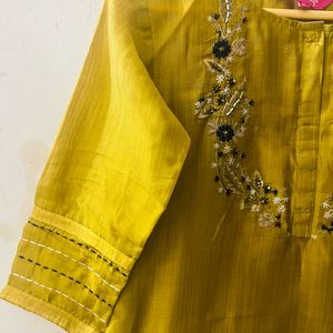 Kurti with thread embroidery