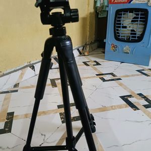 Kodak Tripod Good Condition.