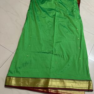 Womens Green Border Saree With Blouse