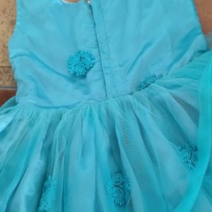 Adorable frock for Kids 💙🤍✨