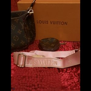 LOUIS VUITTON SLING BAG