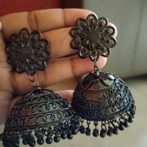 Beautiful 😍 Black 🖤 Colour Earrings 😍