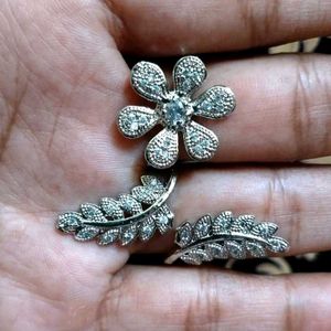 Double Finger AD Flower Leaf Ring adjustable One