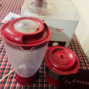 Non Working maharaja Whiteline Juicer Grinder