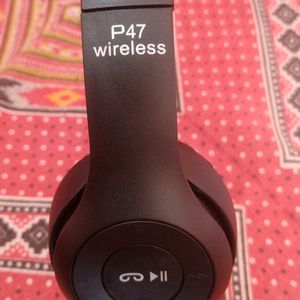 It's a P47 Wireless Headphones 🎧. You Can Adjust The Headphones According To Your Size.Charging Cable is Not Included In The Box.