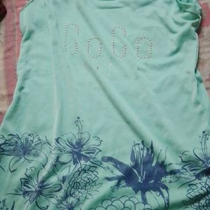 Stylish Girls Sleeveless T-shirt