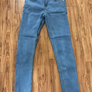 FOREVER 21 Blue High Rise Woman's Jean's