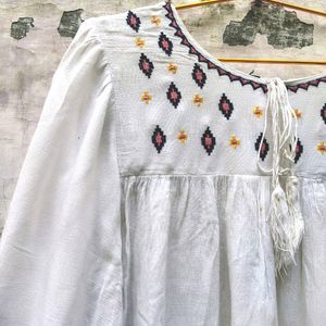 WHITE EMBROIDERED CAPE TOP