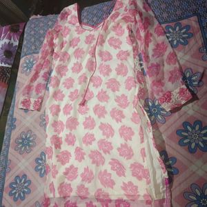 It's Unused Beautiful pink &white Kurti...