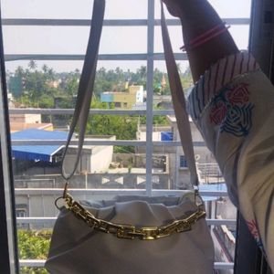 New Trendy White Purse Bag From Zudio