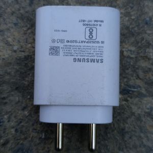 • Samsung Travel Adaptor