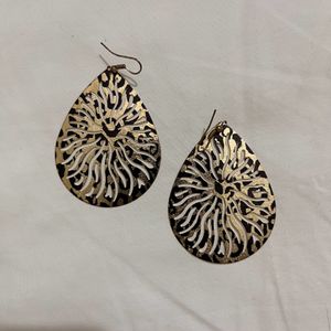 Claire’s Drop Earrings