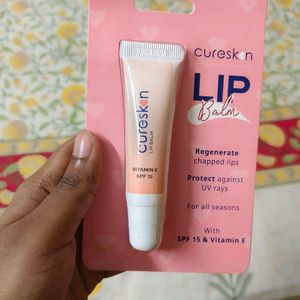 Sunscreen With Free Lip Balm