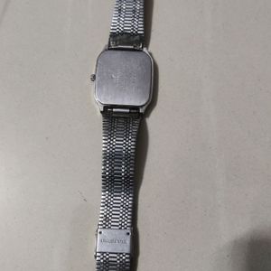 Titan Quartz Watch Not Working