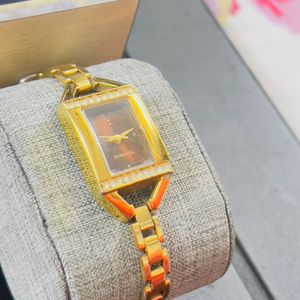 Sonata Golden Watch With Metal Chain Strap