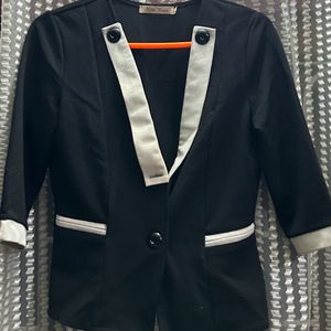 Quarter Sleeves Blazer