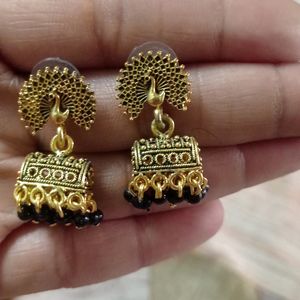 Small Earing With Beautiful Design