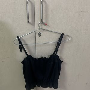 DISCOUNTED FOR 1 DAY H&M Black Cropped Top