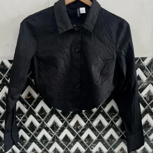 H&M Black cropped cutout backless shirt