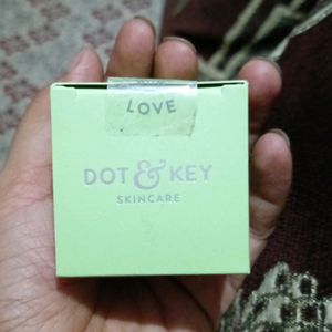 Dot & Key Cica + Niacinamide Oil Free Moisturizers