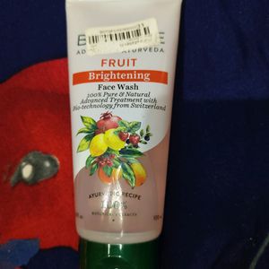 Biotique Fruit Brightening Facewash