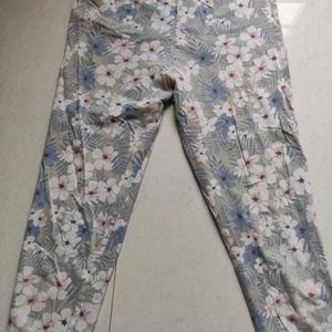 Casual Knee Length Stretchable Printed Leggings