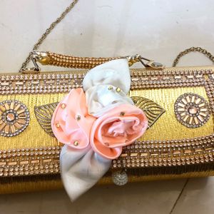 Ethnic Sling bag 👜 price dropped 💖 No More Negot