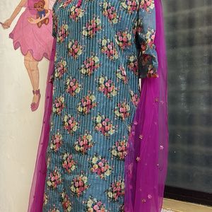 kurti with pink dupatta