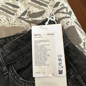 New H&M Shorts US 8 Size