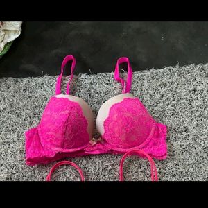 Victoria Secret Bra ..Choose On Insta Order Here