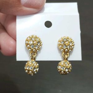 GOLD ROUND SEMI-TEADROP EARRINGS