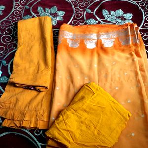 Orange 🍊 clr saree 🥻 goldn work with blouse