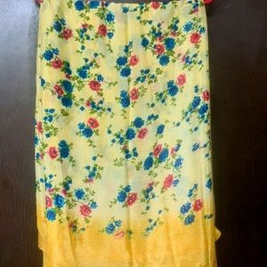 Floral Printed Saree Yellow Colorwith Blouse Piece